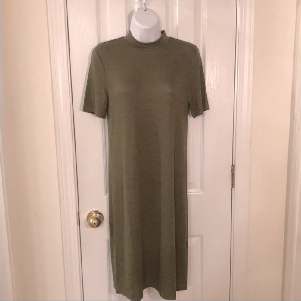 Banana Republic olive green tee dress with seam in back - size XL
